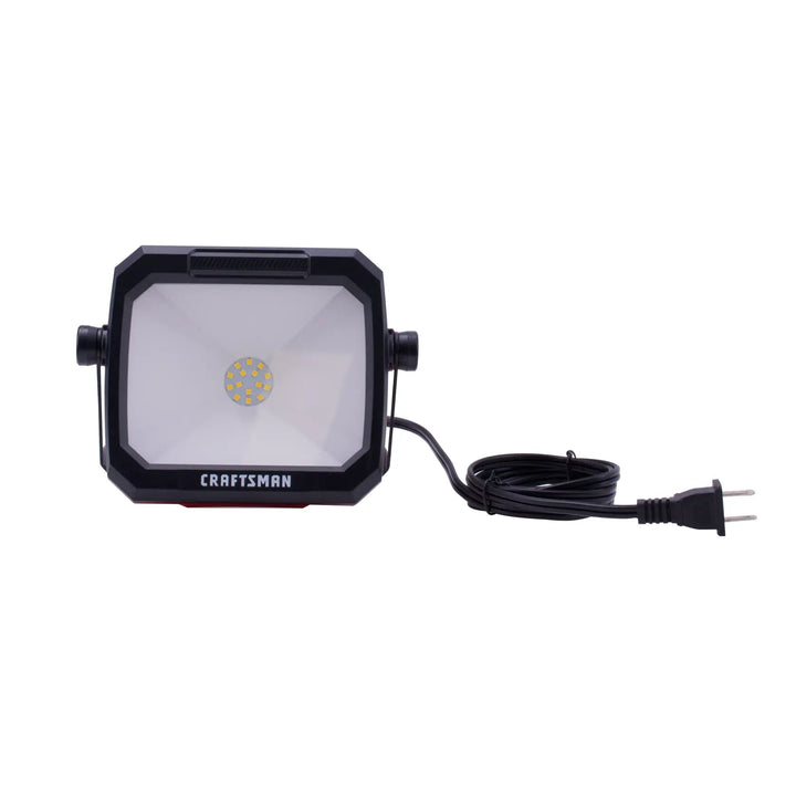 Front angle photo of Craftsman LED work light with cord and plug, SKU CMXELAYMPL1032.